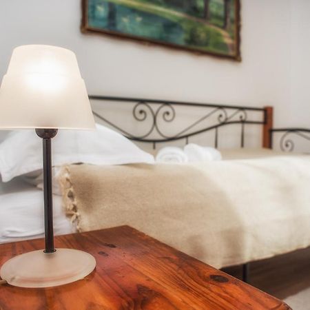 Tri Mudraca Inn Karanac Extérieur photo