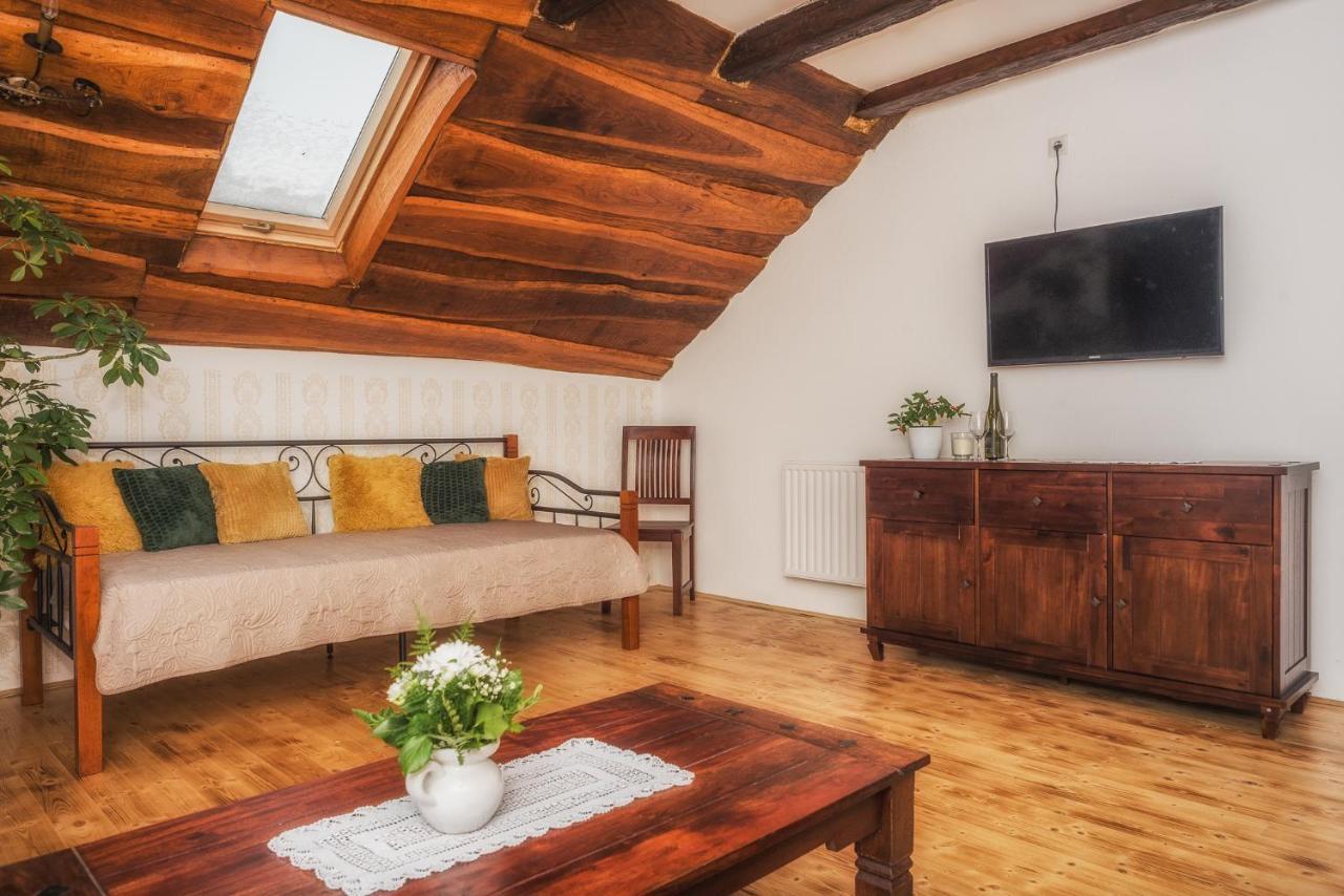 Tri Mudraca Inn Karanac Extérieur photo