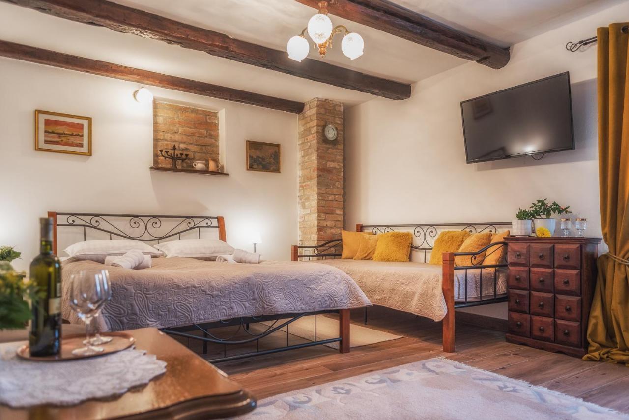 Tri Mudraca Inn Karanac Chambre photo