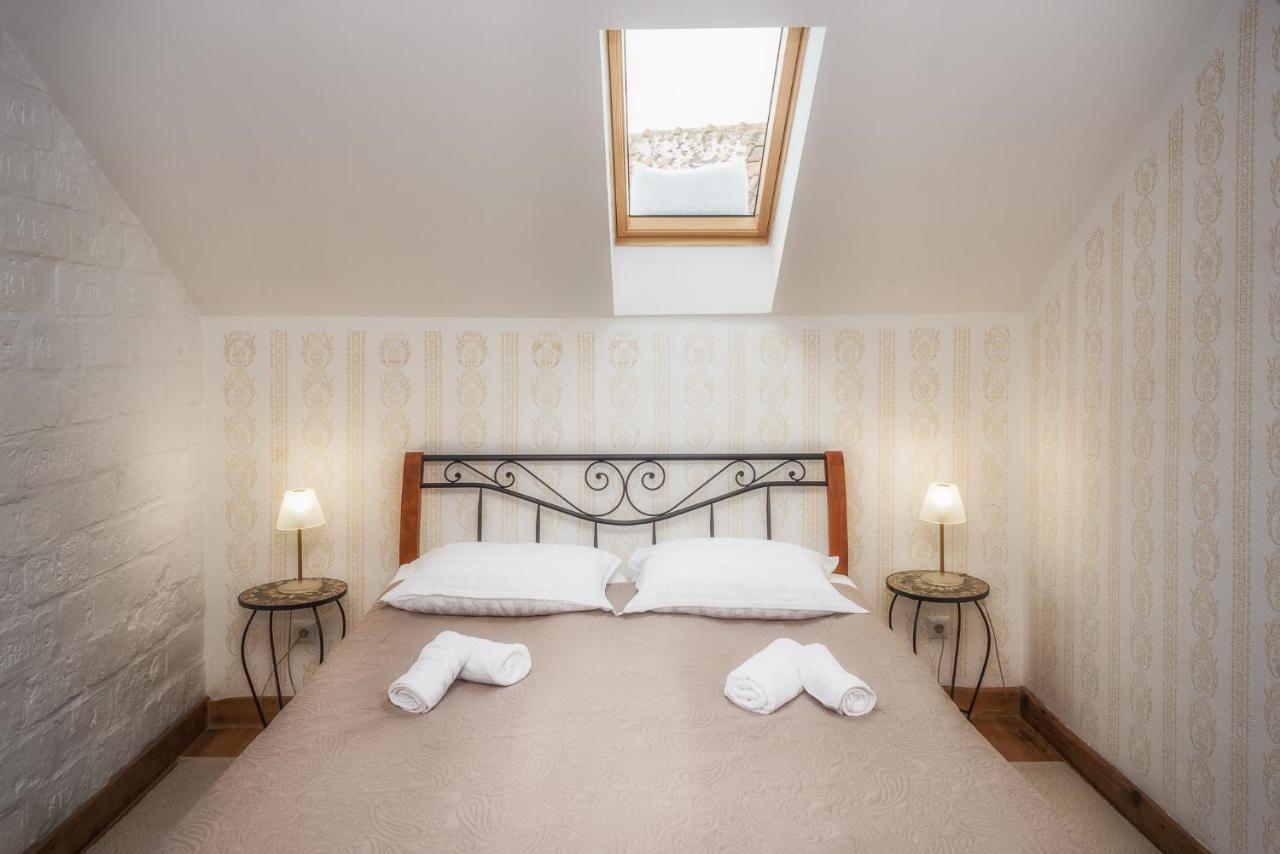 Tri Mudraca Inn Karanac Extérieur photo